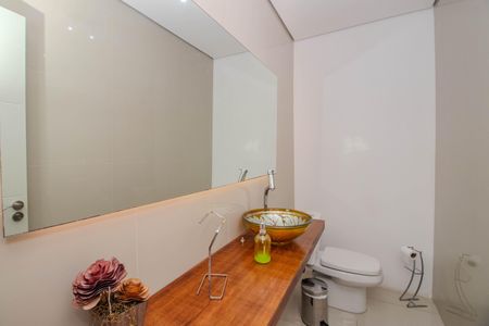 Casa à venda com 330m², 3 quartos e 3 vagasLavabo