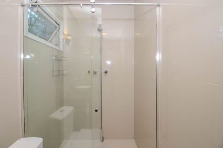 Casa à venda com 330m², 3 quartos e 3 vagasBanheiro Social