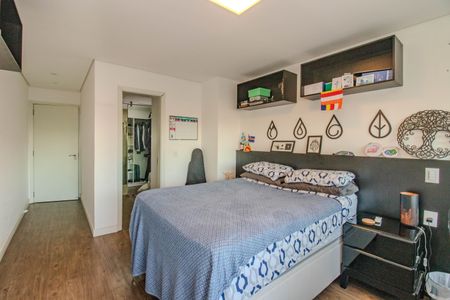 Casa à venda com 330m², 3 quartos e 3 vagasSuíte 2