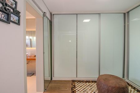 Casa à venda com 330m², 3 quartos e 3 vagasSuíte 1 - Closet