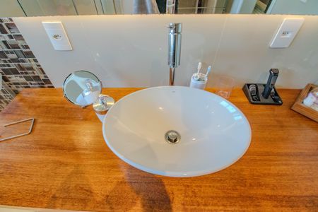 Casa à venda com 330m², 3 quartos e 3 vagasBanheiro da Suíte 1