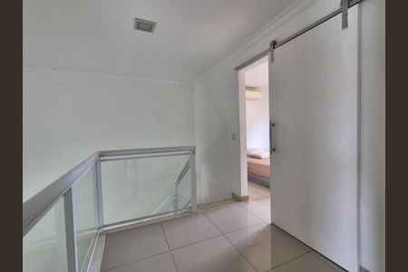 Casa de condomínio para alugar com 190m², 3 quartos e 2 vagas Casa de condomínio para alugar com 190m², 3 quartos e 2 vagasHall