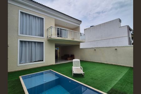 Casa de condomínio para alugar com 190m², 3 quartos e 2 vagas Casa de condomínio para alugar com 190m², 3 quartos e 2 vagasÁrea externa