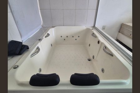 Casa de condomínio para alugar com 190m², 3 quartos e 2 vagas Casa de condomínio para alugar com 190m², 3 quartos e 2 vagasBanheiro suite 2