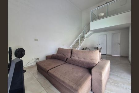 Casa de condomínio para alugar com 190m², 3 quartos e 2 vagas Casa de condomínio para alugar com 190m², 3 quartos e 2 vagasSala