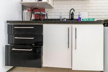 Apartamento para alugar com 74m², 2 quartos e 1 vagaCozinha - Armários