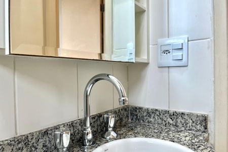 Apartamento à venda com 58m², 2 quartos e 1 vagaBanheiro Corredor