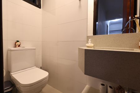 Apartamento à venda com 135m², 4 quartos e 2 vagas Apartamento à venda com 135m², 4 quartos e 2 vagasLavabo