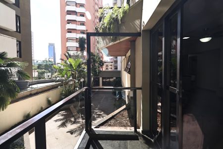 Apartamento à venda com 135m², 4 quartos e 2 vagas Apartamento à venda com 135m², 4 quartos e 2 vagasSacada