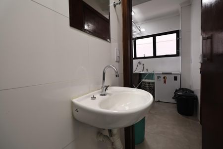 Apartamento à venda com 135m², 4 quartos e 2 vagas Apartamento à venda com 135m², 4 quartos e 2 vagasBanheiro de serviço