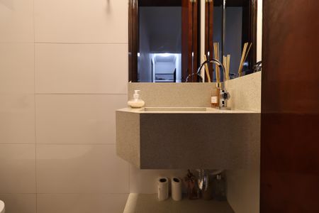 Apartamento à venda com 135m², 4 quartos e 2 vagas Apartamento à venda com 135m², 4 quartos e 2 vagasLavabo