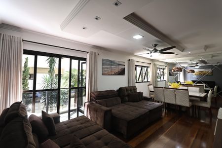 Apartamento à venda com 135m², 4 quartos e 2 vagas Apartamento à venda com 135m², 4 quartos e 2 vagasSala