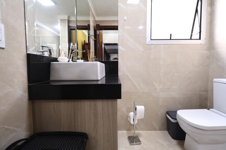 Apartamento à venda com 135m², 4 quartos e 2 vagas Apartamento à venda com 135m², 4 quartos e 2 vagasBanheiro da Suíte