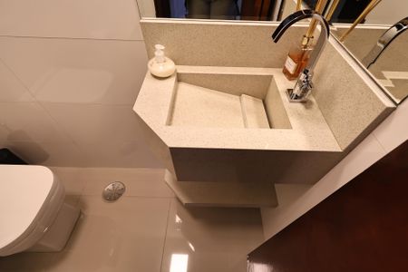 Apartamento à venda com 135m², 4 quartos e 2 vagas Apartamento à venda com 135m², 4 quartos e 2 vagasLavabo