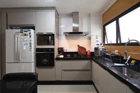 Apartamento à venda com 135m², 4 quartos e 2 vagas Apartamento à venda com 135m², 4 quartos e 2 vagasCozinha