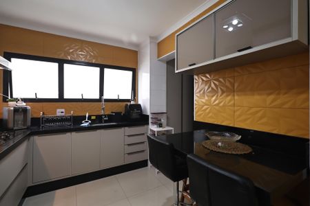 Apartamento à venda com 135m², 4 quartos e 2 vagas Apartamento à venda com 135m², 4 quartos e 2 vagasCozinha