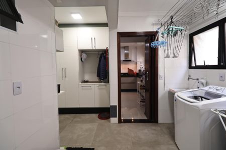 Apartamento à venda com 135m², 4 quartos e 2 vagas Apartamento à venda com 135m², 4 quartos e 2 vagasLavanderia