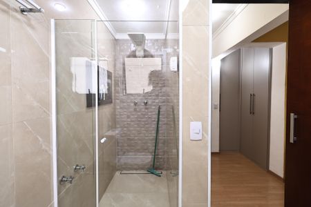 Apartamento à venda com 135m², 4 quartos e 2 vagas Apartamento à venda com 135m², 4 quartos e 2 vagasBanheiro da Suíte