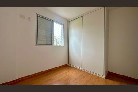 Quarto  de apartamento para alugar com 2 quartos, 70m² em Buritis, Belo Horizonte
