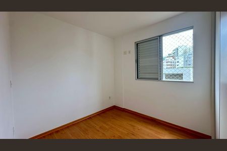 Quarto  de apartamento para alugar com 2 quartos, 70m² em Buritis, Belo Horizonte