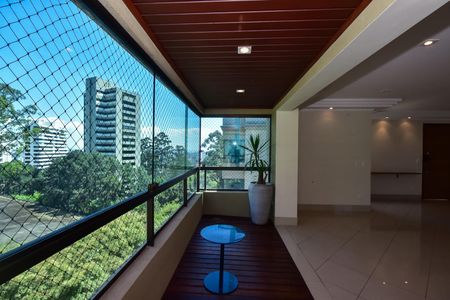Varanda de apartamento para alugar com 4 quartos, 330m² em Portal do Morumbi, São Paulo