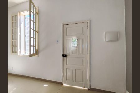 Entrada de casa para alugar com 2 quartos, 80m² em Imperial de São Cristóvão, Rio de Janeiro