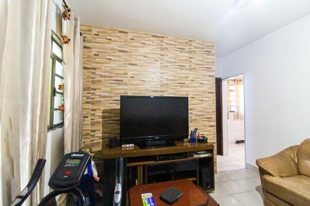 Sala de casa para alugar com 3 quartos, 150m² em Vila Giordano, São Paulo
