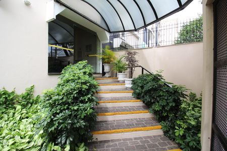 Apartamento à venda com 45m², 1 quarto e sem vaga Apartamento à venda com 45m², 1 quarto e sem vagaEntrada