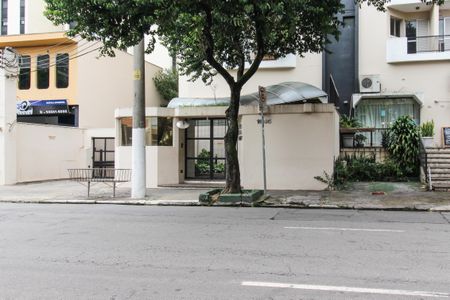 Apartamento à venda com 45m², 1 quarto e sem vaga Apartamento à venda com 45m², 1 quarto e sem vagaFachada