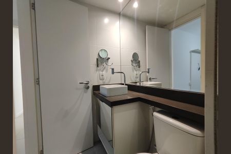 Apartamento para alugar com 65m², 2 quartos e 1 vaga Apartamento para alugar com 65m², 2 quartos e 1 vagaBanheiro da Suíte