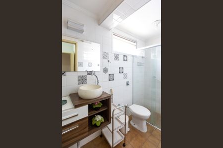 Banheiro de apartamento para alugar com 1 quarto, 55m² em Cambuí, Campinas