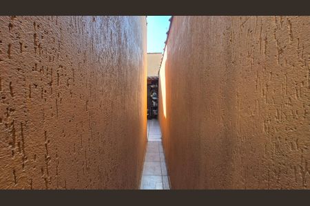 Casa à venda com 240m², 3 quartos e 2 vagasCorredor