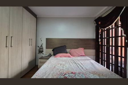 Casa à venda com 240m², 3 quartos e 2 vagasSuíte