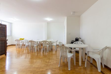 Apartamento à venda com 75m², 2 quartos e 1 vaga Apartamento à venda com 75m², 2 quartos e 1 vagaÁrea comum - Salão de festas