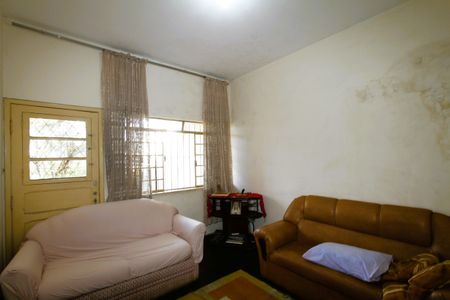 Sala de casa à venda com 5 quartos, 180m² em Vila Oeste, Belo Horizonte