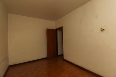 Casa à venda com 200m², 6 quartos e 4 vagas Casa à venda com 200m², 6 quartos e 4 vagasQuarto 4