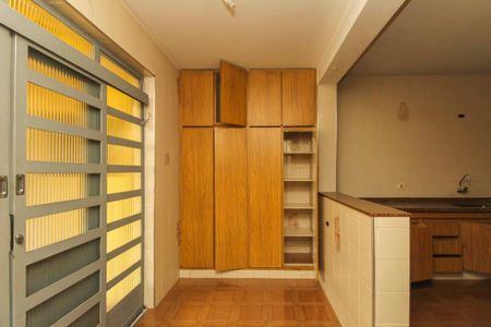 Casa à venda com 200m², 6 quartos e 4 vagas Casa à venda com 200m², 6 quartos e 4 vagasCozinha 2