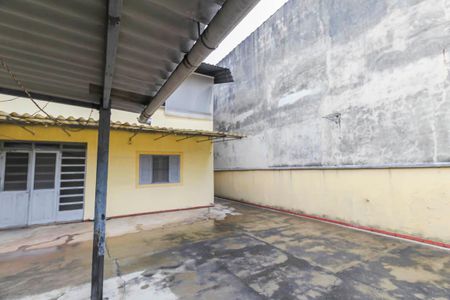 Casa à venda com 200m², 6 quartos e 4 vagas Casa à venda com 200m², 6 quartos e 4 vagasQuintal