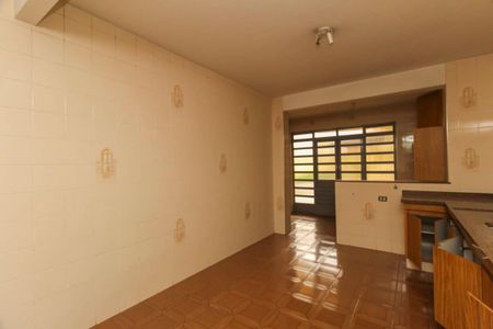 Casa à venda com 200m², 6 quartos e 4 vagas Casa à venda com 200m², 6 quartos e 4 vagasCozinha 2