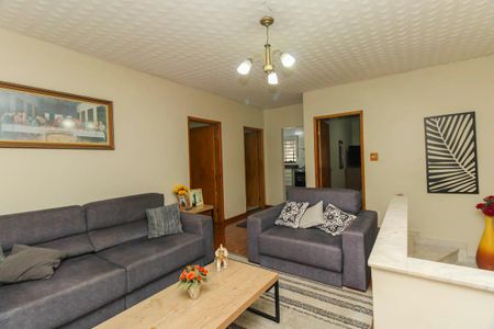 Casa à venda com 200m², 6 quartos e 4 vagas Casa à venda com 200m², 6 quartos e 4 vagasSala 1