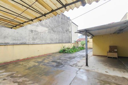 Casa à venda com 200m², 6 quartos e 4 vagas Casa à venda com 200m², 6 quartos e 4 vagasQuintal
