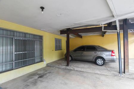 Casa à venda com 200m², 6 quartos e 4 vagas Casa à venda com 200m², 6 quartos e 4 vagasGaragem