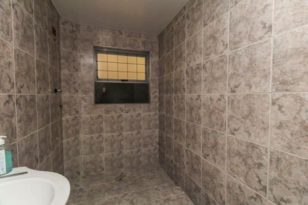 Casa à venda com 200m², 6 quartos e 4 vagas Casa à venda com 200m², 6 quartos e 4 vagasBanheiro 2