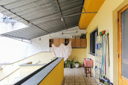 Casa à venda com 200m², 6 quartos e 4 vagas Casa à venda com 200m², 6 quartos e 4 vagasÁrea de Serviço 1