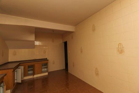 Casa à venda com 200m², 6 quartos e 4 vagas Casa à venda com 200m², 6 quartos e 4 vagasCozinha 2