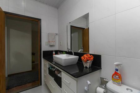 Casa à venda com 200m², 6 quartos e 4 vagas Casa à venda com 200m², 6 quartos e 4 vagasBanheiro 1