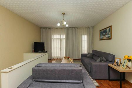 Casa à venda com 200m², 6 quartos e 4 vagas Casa à venda com 200m², 6 quartos e 4 vagasSala 1