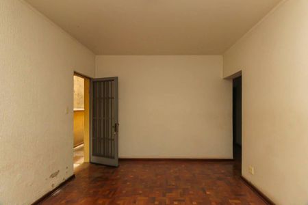 Casa à venda com 200m², 6 quartos e 4 vagas Casa à venda com 200m², 6 quartos e 4 vagasSala 2