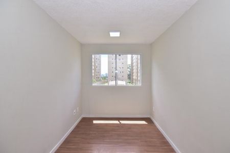 Sala de apartamento para alugar com 2 quartos, 42m² em Jardim do Lago, São Paulo