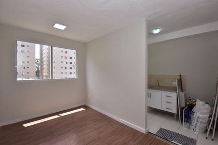 Sala de apartamento para alugar com 2 quartos, 42m² em Jardim do Lago, São Paulo